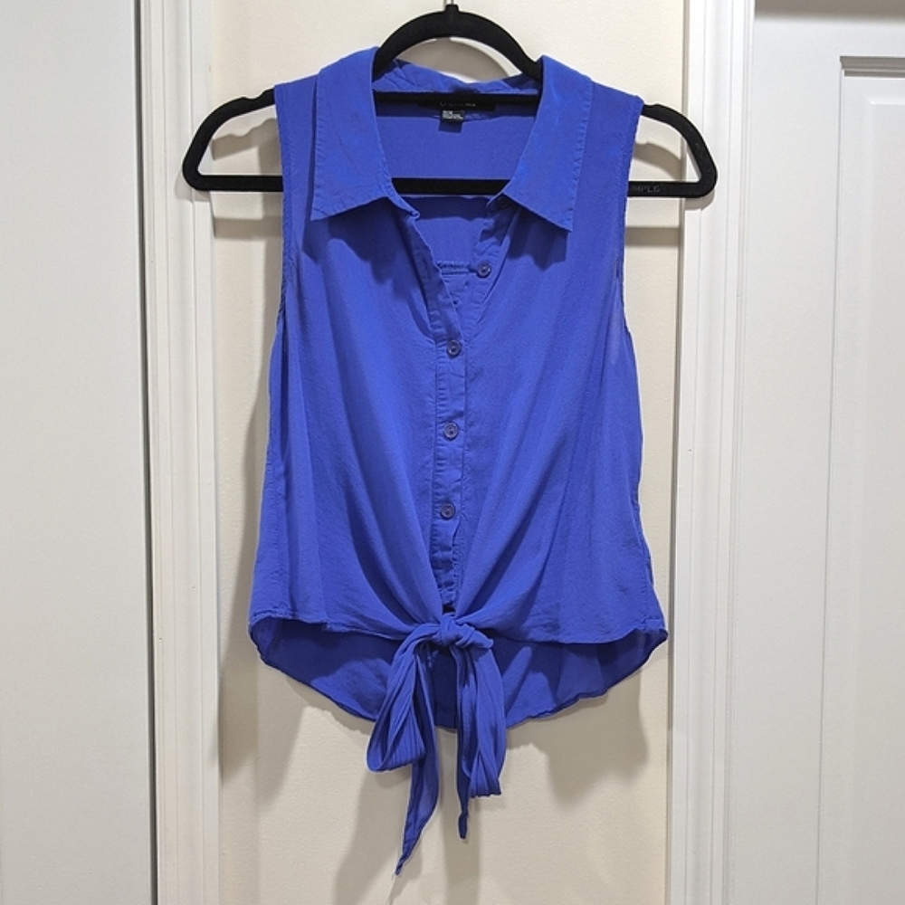 Forever 21 Front-Tie Sleeveless Blouse